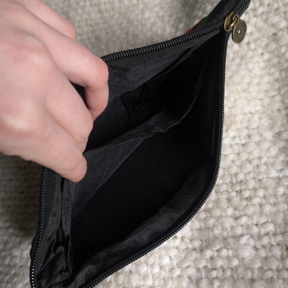 ๐ท๏ธ2/$20๐ท๏ธ Embroidered clutch - Picture 4 of 5